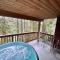 Cozy 2 Bedroom Waterfront Cottage With Hot Tub!