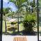 Love Room with Infinity Pool in Tropical Garden - Petit Raffray