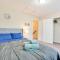 4 Mi to HPU Pet-Friendly Home with Yard!