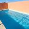 Homes of Spain, Apartamentos Paraiso Vera Playa, Ed Tahiti, Atico B de 2 dormitorios con piscina privada en solárium y barbacoa, pie de playa