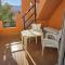 Homes of Spain, Apartamentos Paraiso Vera Playa, Ed Tahiti, Atico B de 2 dormitorios con piscina privada en solárium y barbacoa, pie de playa