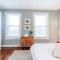 Stylish Flat in Walkable Downtown w Parking