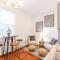 Stylish Flat in Walkable Downtown w Parking
