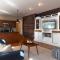 Explore OTR and Downtown from a Parkside Condo - سينسيناتي