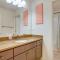 Shuttle to Beach Millville Townhome with Porch