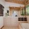 Modern Seednest Treehouse, Forest & Mountain View - Sassafras