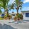 Casa Rosa 3 Bed 2 Bath with Pool & BBQ 5 Min to Beach