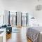 Sanders Leaves - Chic Three-Bedroom Apartment In Downtown Copenhagen