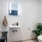 Sanders Leaves - Chic Three-Bedroom Apartment In Downtown Copenhagen