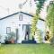 Charming 3 BR Home Near SoFi and LAX - 65th - 洛杉矶