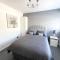 Luxury 4 Bedroom Holiday Home - Baguley