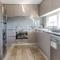 Spacious 2 bedroom apt in Villa Morra