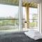 Garden Villa CW70 HOT TUB Lakeside Spa