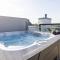 Mallards Way ML01 HOT TUB Lakeside Spa