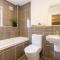 Calm Waters HM95 HOT TUB Lakeside Spa Property