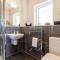 Calm Waters HM95 HOT TUB Lakeside Spa Property