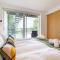 Calm Waters HM95 HOT TUB Lakeside Spa Property