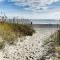 Serene Oak Island Home with Private Saltwater Pool! - أوك آيلاند