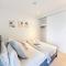 Brilliant 1B1B Skyline View Apt @CBD