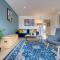 2-Bedroom Cosy, Spacious, & Modern City Apartment, Prime Location! Sleeps 6, Southampton Ocean Village - by Blue Puffin Stays
