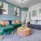 Stunning Design 3-Bedroom Townhouse Retreat in Southsea, Sleeps 8, Chic and Spacious with Free Parking Permit, WORK CONTRACTORS SPECIAL OFFER AVAILABLE! - by Blue Puffin Stays