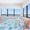 Luxury Seaside Escape ~ Heated Pool w Jacuzzi ~ Elevator ~ Dock ~ Scenic Views - 马拉松