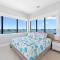 Luxury Seaside Escape ~ Heated Pool w Jacuzzi ~ Elevator ~ Dock ~ Scenic Views - 马拉松