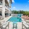 Luxury Seaside Escape ~ Heated Pool w Jacuzzi ~ Elevator ~ Dock ~ Scenic Views - 马拉松