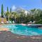 Zula Life Beach House, Sleeps 16, Private Heated Pool and Spa, 4min Walk To The Beach, Pets Welcome, Fenced Yard - ديستين
