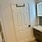 The Retreat, luxury studio apartment in Bath with parking