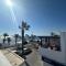 Sea view with direct access to boulevard