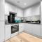 1 Bed Ocean Village Luxury Apartment, Stylish Cosy Central location Southampton, Sleeps 4 - Easter Offer! - by Blue Puffin Stays - Southampton