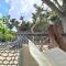 White Sandy Beach-Best Manta Snorkeling