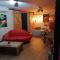 Gîtes déco pop et chaleureuse avec jacuzzi, sauna, piece coquine