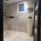 Gîtes déco pop et chaleureuse avec jacuzzi, sauna, piece coquine