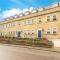 Elegant Central Brentwood Flat