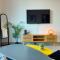 Luxury & Centric Flat with Balcony views in Marina - Dubaj