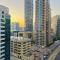 Luxury & Centric Flat with Balcony views in Marina - Dubaj