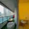 Luxury & Centric Flat with Balcony views in Marina - Dubaj