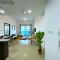 Luxury & Centric Flat with Balcony views in Marina - Dubaj