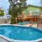 Zula Beach Vacation Home, Sleeps 16, Private Heated Pool, 4min Walk To The Beach, Pets Welcome, Fenced Yard