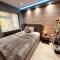 MODERN SUITES -5 Bedroom House- With FREE PARKING Birmingham city