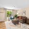 New! Cozy 1BR Upper Unit in the Heart of Roseville - روزفيل