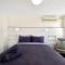Dare Street Family Getaway- Walk to beach + shops
