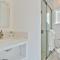 Shores Perfection - Spa, AC, Pet Friendly, Parking, Fire Pit & Massive Private Yard! - San Diego