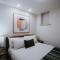 A Gentle Hideaway in the Urban Forest WEST END downtown Vancouver