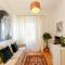 Stay in Style: Central 1BR with Vintage Touches and Balcony - Бухарест