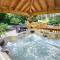 Hot Tub/Football Court/Sleeps 12/Luxury Villa