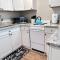 TG Craft Cottage fully fenced yard w private parking