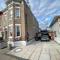 2 Rooms, Massage Seat, and free regulation parking street at weekends, THE BEST CHOICES!!